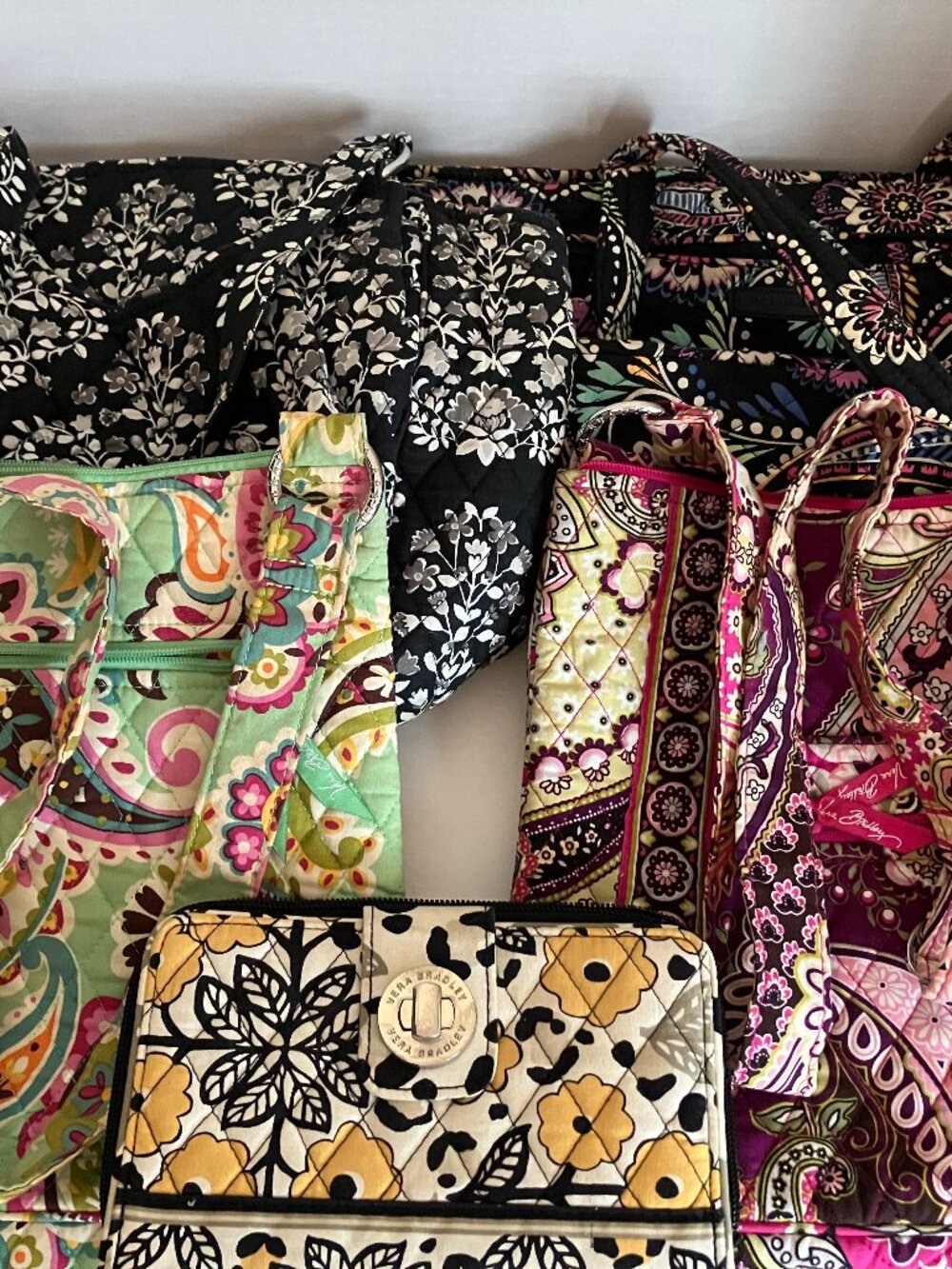 Vera Bradley Purse and Wallet Lot of 5.